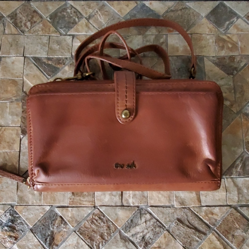 The Sak Iris Leather Smartphone Crossbody Wallet